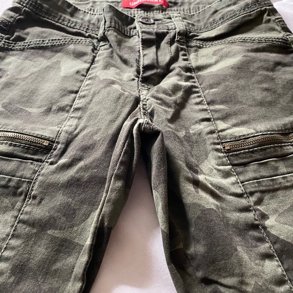 Jeans - Picture 2 of 4